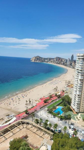 NUEVO APTO BALCON DE PONIENTE 1 A LÍNEA PLAYA TORRE 2 LUXE SM CON AIRE, PISCINA,JAR VISTAS ESPECTACULARES AL MAR De BENIDORM